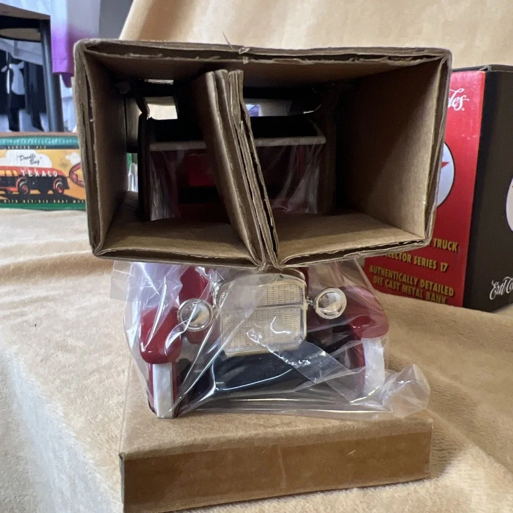 Texaco Diecast 1919 GMC Tanker Truck Coin Bank ERTL 1993 New In Box